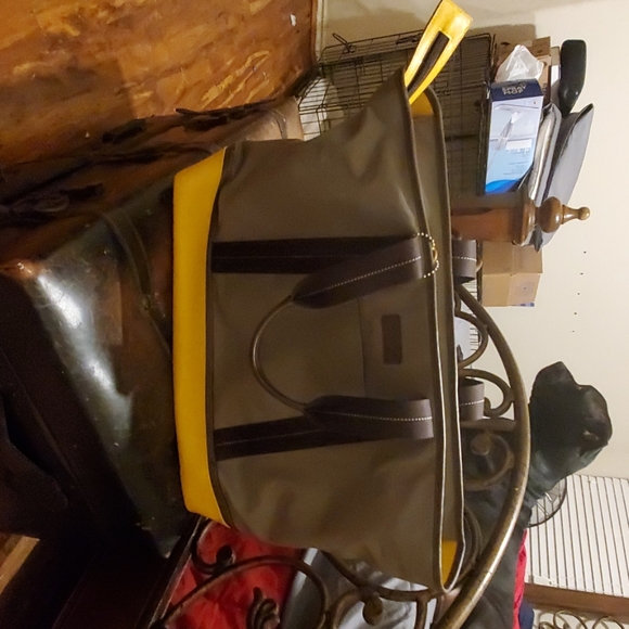 Coach Weekender - Picture 2 of 3